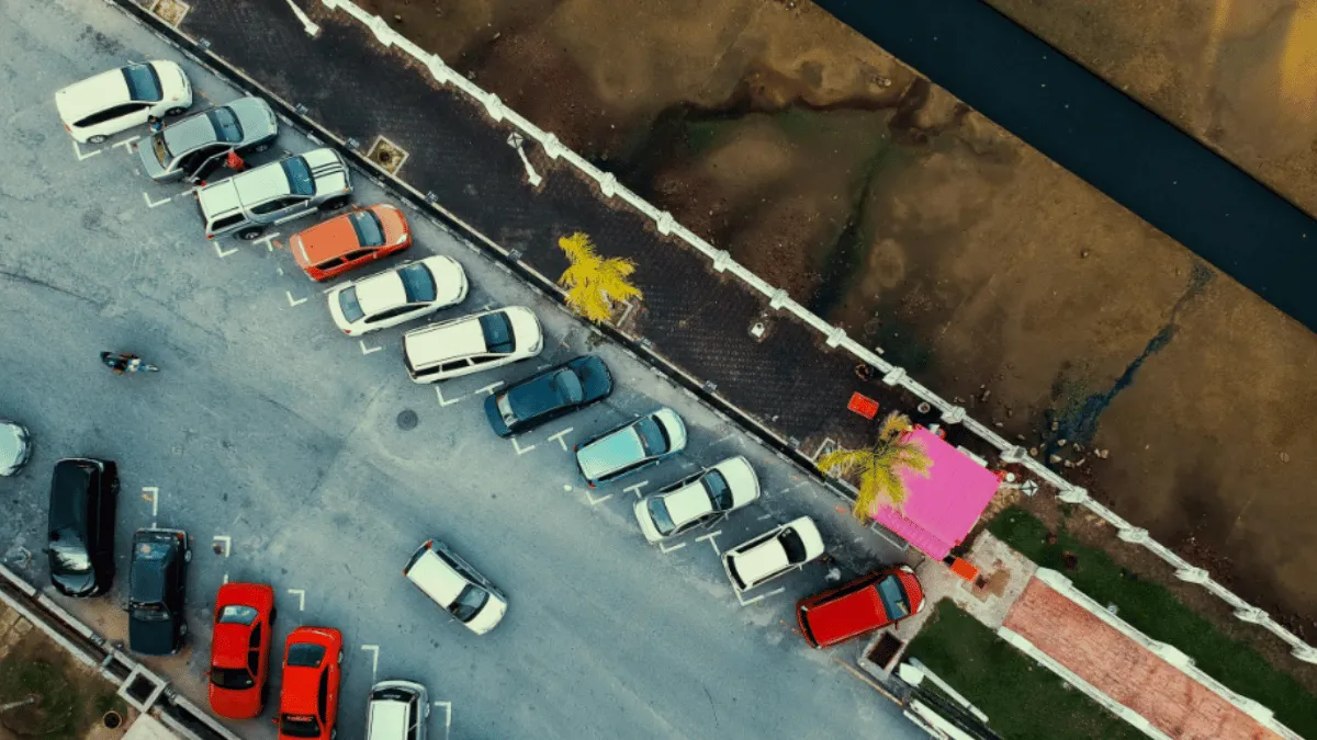 man-pays-around-rs-6000-for-delhi-airport-car-parking-returns-to-damaged-vehicle-viral-video